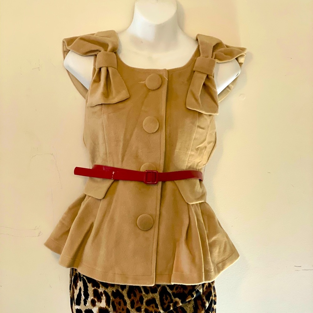 Beige vest